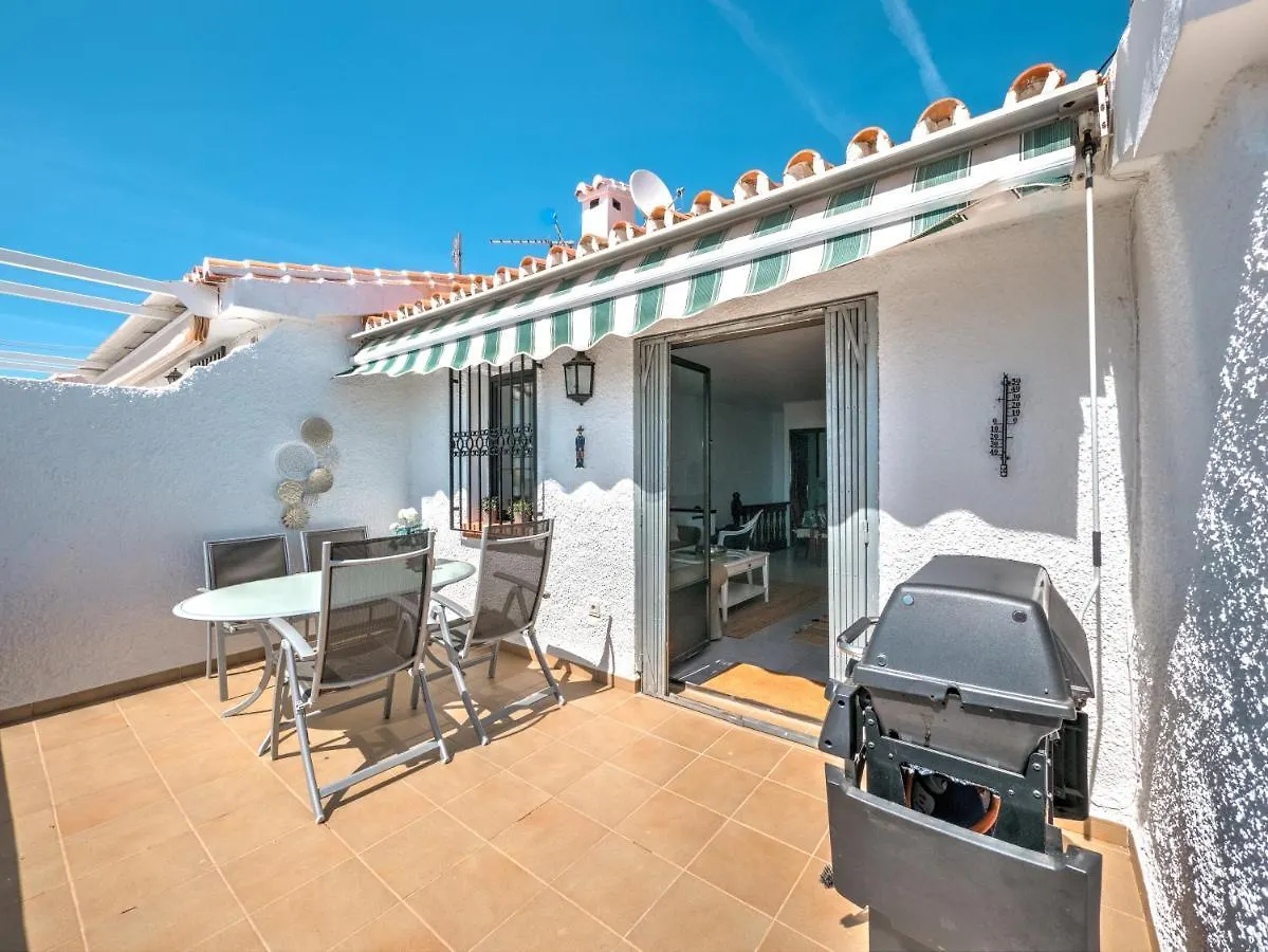Beautiful Townhouse With Two Terraces In Nerja Villa İspanya