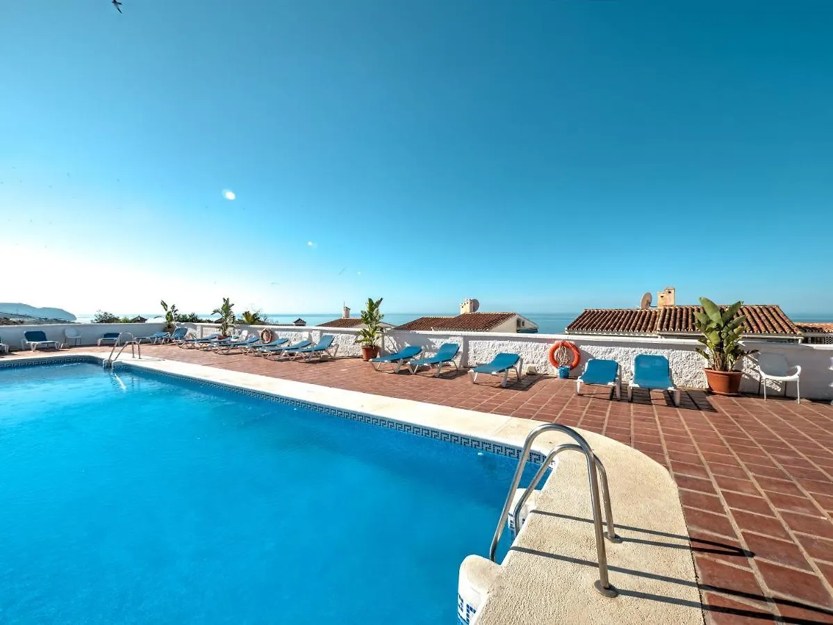 Beautiful Townhouse With Two Terraces In Nerja Villa İspanya